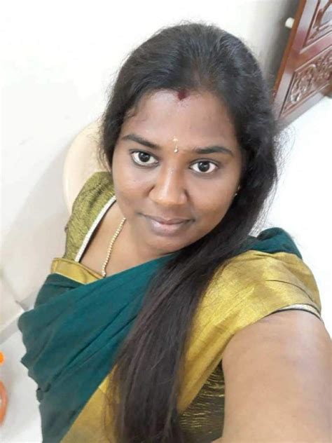 aunty video tamil sex|Chennai auntyai ookum tamil aunty xxx videos